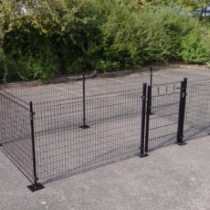 Chicken fence Rectangle black with footplates 400x200x123cm