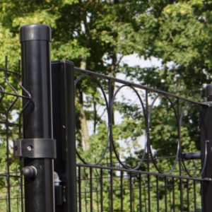 Chicken run Rectangle | black ornamental gate with clamps for mesh panels