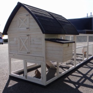 Large and luxurious rabbit hutch Kathedraal