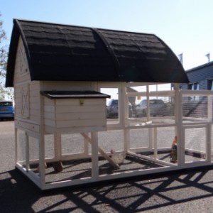 Large chicken coop with run and laying nest