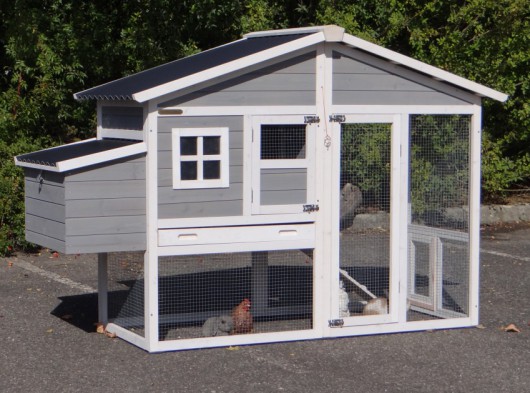 Chickencoop Niels with plastic roof and laying nest 187x72x120cm