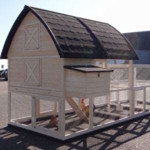 Chicken coop Kathedraal with large run and laying nest