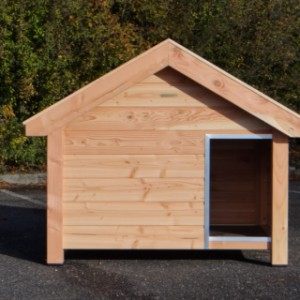 The dog house Reno is suitable for dogs, such as Golden Retriever, Dutch Shepherd, Labrador Retriever