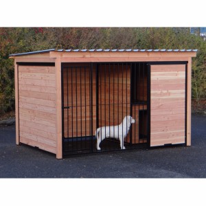 The dog kennel Forz is made of Douglaswood