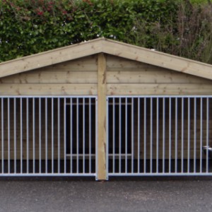 The dog kennel Rex COMPART is provided with galvanized panels