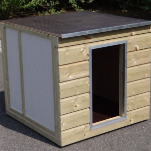 Night shelter Easy | The roof is made of concrete plywood, allowing your dog to lie on it comfortably
