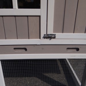 The rabbit hutch Jason is provided with a removable tray