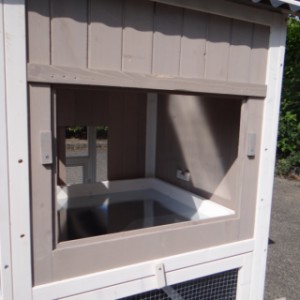 The guinea pig hutch Jason has the possibility to connect a nesting box