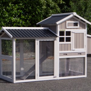 The chickencoop Jason is suitable for 3 à 4 chickens