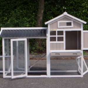 The hutch Jason is a nice outdoor space for your rabbits