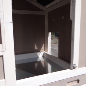 The sleeping compartment of rabbit hutch Joas is easily to access through the large door