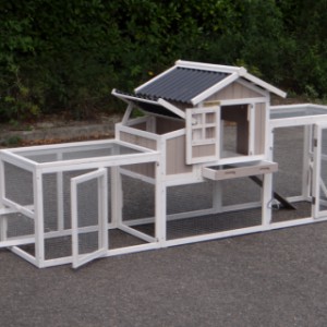 Low-priced chicken coop Joas with large doors