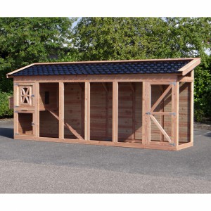 Large Douglas wooden chickencoop with roof tiles
