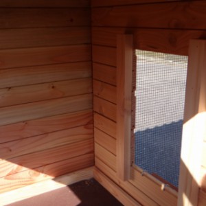 The opening to the sleeping compartment of rabbit hutch Flex 3.1 is 25x37cm