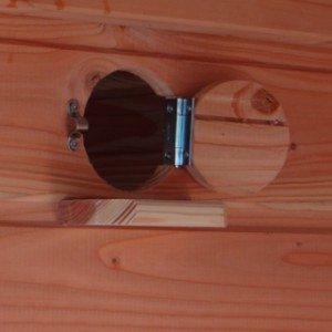 Lockable birds-sleeping compartment in aviary Flex 4.2