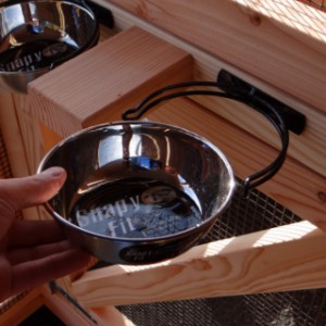 The feeding system is provided with removable bowls