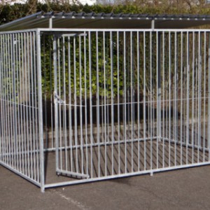 The dog kennel is provided with galvanized panels