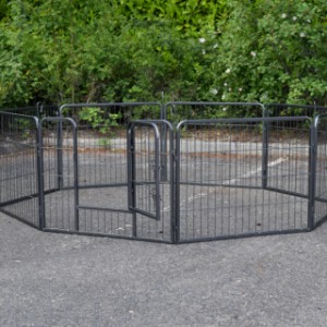 The animal enclosure Octa has a height of 60cm