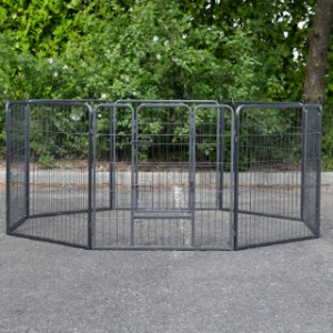 The puppy enclosure Octa has a height of 80cm