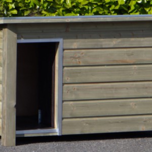 Strong doghouse for large dogbreeds