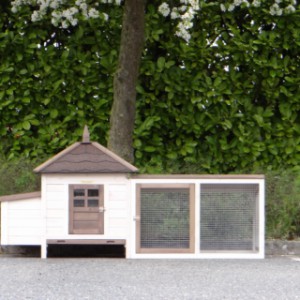 The chickencoop Ambiance Small will be delivered in the same colours as on the picture
