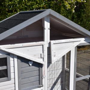 The hutch for your chickens Holiday Medium is provided with a practical storage attick
