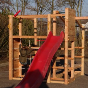 Play equipment Crossfit will be deliver with a plastic slide