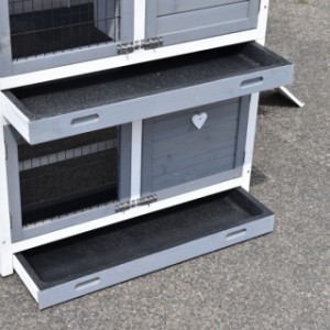 Guinea pig hutch Double Medium is provided with 2 trays