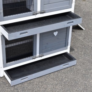 The rabbit hutch Double Medium is provided with 2 trays