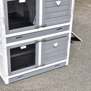 Guinea pig hutch Double Medium | both sleeping compartments are provided with mesh and plexiglass