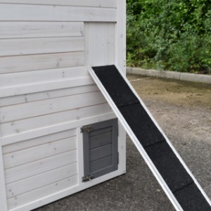Guinea pig hutch Double Medium has 2 lockable sleeping compartments