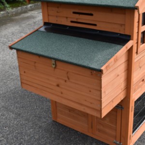 The rabbit hutch Holiday Medium is extended with a nesting box
