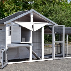 Chickencoop Holiday Medium White-Grey with extra run | with large doors