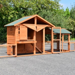 Rabbit house Holiday Medium with extra run and insulation kit | with large doors