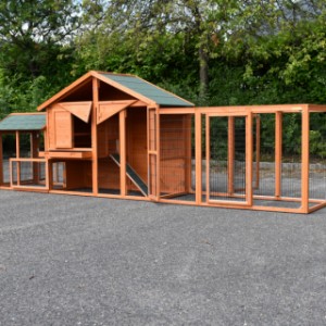 Chickencoop Holiday Medium with run Space and Functional | with many doors