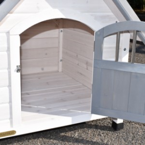 Doghouse Private 2 | Inside the doghouse, sizes 62x67 cm