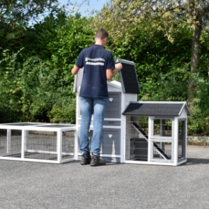The guinea pig hutch Double Small has a pratical hinged roof