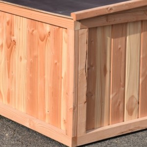 Dog house Block Large has the dimensions 144x104x93cm (WxDxH)