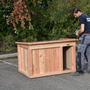 The dog house Block Large is made of Douglaswood