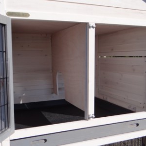 The sleeping compartment of rabbit hutch Prestige Medium is also suitable for rabbits