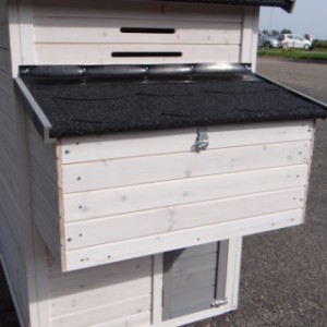 The rabbit hutch Holiday Medium is extended with a nesting box