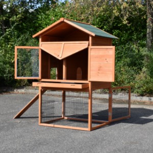 The wooden rabbit hutch Prestige Large has many possibilities to extend