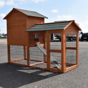The rabbit hutch Prestige Large, shown from the backside