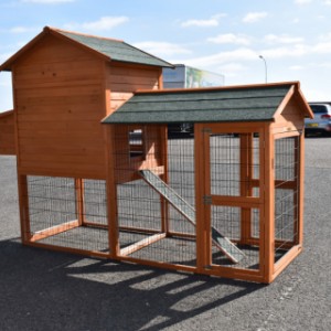 Have a look on the backside of rabbit hutch Prestige Large