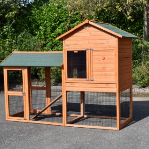 The rabbit hutch Prestige Large is extended with 1 run