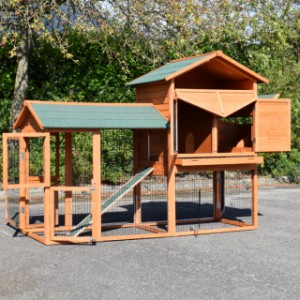 The rabbit hutch Prestige Large has many openings