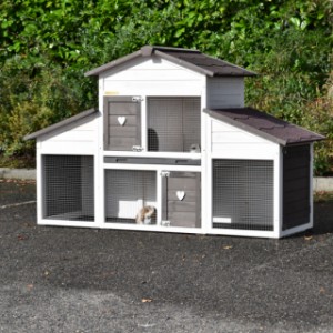 The sleeping compartment of rabbit hutch Annemieke is suitable for ca. 2 rabbits
