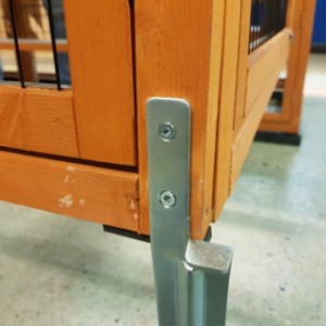 Ground anchor for securing a chicken coop, rabbit hutch or aviary | attachment to the enclosure