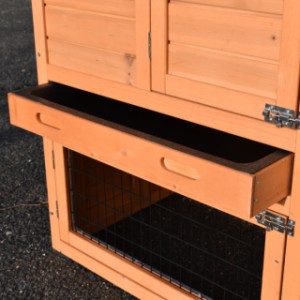 Rabbit hutch Holiday Small | because of the tray you can clean the sleeping compartment very easily