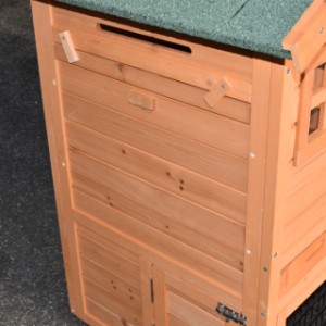The rabbit hutch Holiday Small has the possibility to connect a nesting box